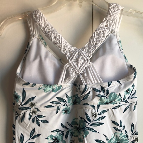 Ambrielle top of swimsuit - Picture 5 of 7